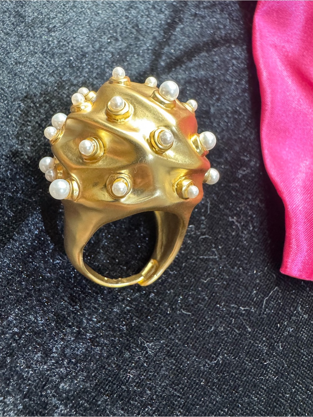 Schiaparelli insp Gold and Pearl Statement Necklace & Earring & Ring Set - Picture 9 of 16